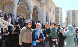 Hacı Adayları Dualarla Uğurlandı