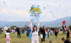 Uçurtmalar Gökyüzünü Renklendirdi