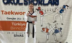 Aydın Lisesi Öğrencisi Özfidan'dan Çifte Şampiyonluk
