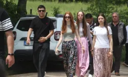 O Sokaktan Geçen Hayatının Aşkını Buluyor