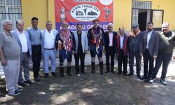 Efe Kıyafeti Giydiler, Zeybekte Buluştular