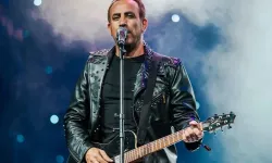 Haluk Levent Sevenlerini Üzdü