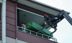 250 Kiloluk Cenaze Forkliftle Çıkarıldı