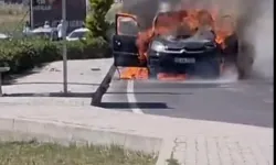 Seyir Halindeki Araç Alevlere Teslim Oldu
