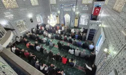 Bayram Sabahında Camiler Dolup Taştı