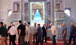 Vali Varol Bayram Namazı Sonrası Halkla Buluştu