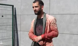 Et Yerine Parmağını Kesti