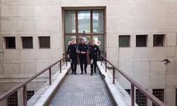 Teyzesini Döverek Öldürdü
