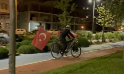 Fransız Turist Türk Bayrağıyla Gezdi
