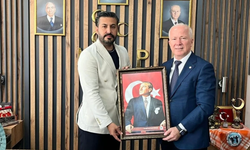 Başkan Cihangiroğlu’na Anlamlı Hediye