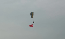 Türk Bayraklı Paramotor Gösterisi Nefes Kesti!