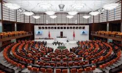 Kadınlara Zorunlu Askerlik Talebi TBMM’ye Taşındı
