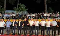 Siyasilerden Halayla Birlik Mesajı
