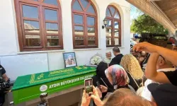 Deniz Seki’den İrtem’in Cenazesinde Görüntü Çekenlere Tepki