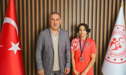 Müdür Yığmatepe başarılı sporcuyu ağırladı
