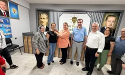 AK Parti Köşk teşkilatında yeni üyelere rozet takıldı