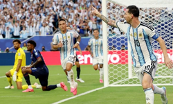 Arjantin uzatmalarda turladı, Messi tarihe geçti