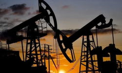 Petrol yükseldi, altın geriledi