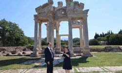 Kaymakam Battal’dan Afrodisias ziyareti