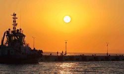 Kuşadası’nda gün batımı hayran bırakıyor