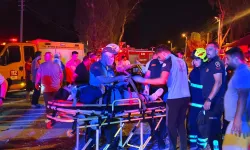 İki otomobil çarpıştı, araç alev aldı