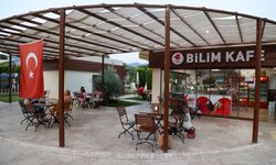 Efeler'in Bilim Kafe'si artık 23.00'e kadar açık
