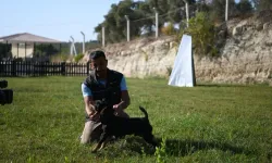 Eğittiği köpekler hayat kurtarıyor