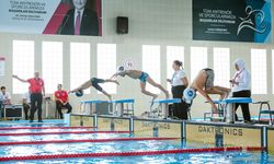 Minik kulaçlar Zafer Bayramı için yarıştı