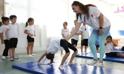 Efeler’de minikler jimnastikle güçleniyor