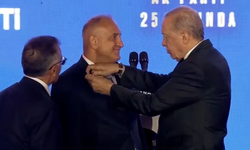 Aydın Milletvekili Karakaş'a Rozeti Erdoğan taktı