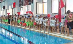 Söke’de 2 ayda 200 çocuk yüzme öğrendi