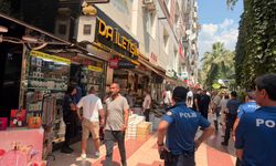 Aydın Bulvarında Gün Ortasında Dehşet: Telefoncuya Silahlı Saldırı, 1 Ağır Yaralı!