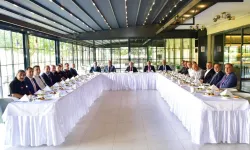 Müdür Erdoğan'a veda yemeği