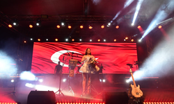 Germencik’te ‘Darbukanın Kraliçesi’ sahne aldı