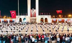 Cumhuriyet’in 103. yılına özel 103 kişiden zeybek gösterisi