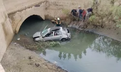 Karacasu’da otomobil baraj kanalına uçtu: 2 yaralı