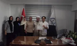 Vietnamlı genç İslam’ı seçti: “Fatih” adını alıp nikâh masasına oturdu