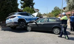 Polis ekibi kazaya karıştı