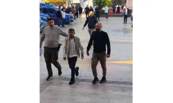 “Dur” ihtarına uymadı aracın camı kırılarak yakalandı