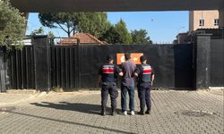 Aranan hükümlü jandarmadan kaçamadı