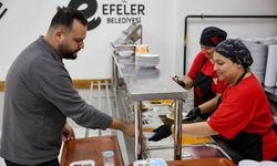 Halk sofraları vatandaşı ağırlamaya devam ediyor