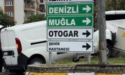 Yağış nedeniyle yoldan çıktı trafoya çarptı