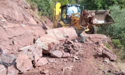 Efeler'de kapanan yollar yeniden açıldı