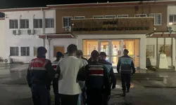 Sahte pasaportlu göçmenler otelde yakalandı