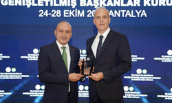 Öz Sağlık-İş Aydın Şubesi'ne Rekor Başarı Plaketi