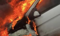 Kuşadası'nda araç alevlere teslim oldu