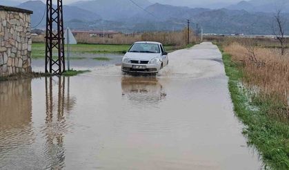 Kurutma kanalı taştı, tarım arazileri göle döndü