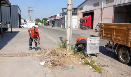 Efeler’de kapsamlı temizlik mesaisi