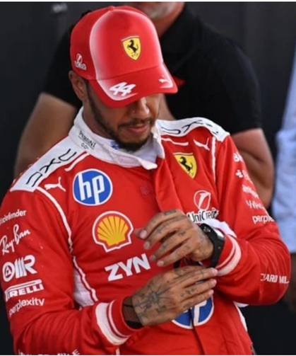 Hamilton Ferrari ile İlk Zaferini Aldı