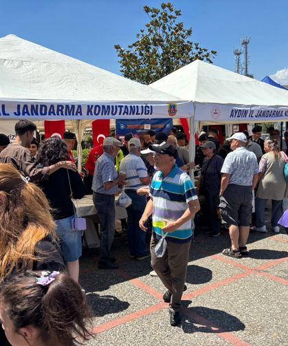 Jandarma’dan şehitlere vefa